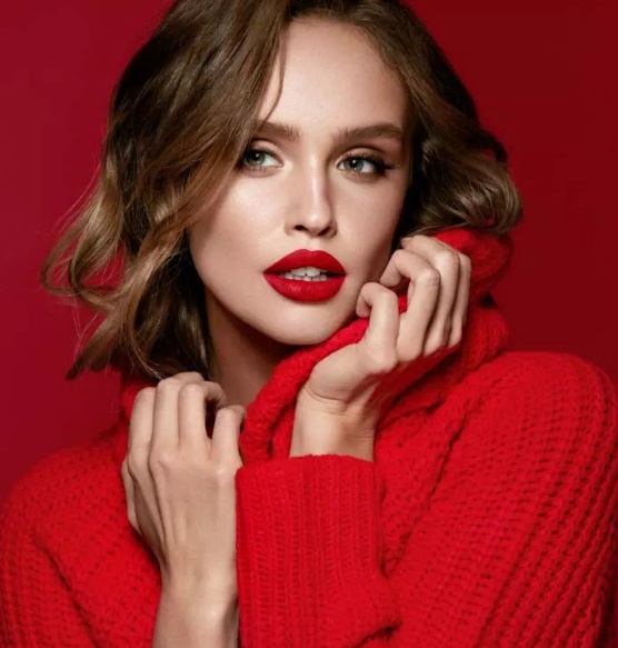 meo-danh-son-mau-do-mot-cach-hoan-hao-1672303818701906794555